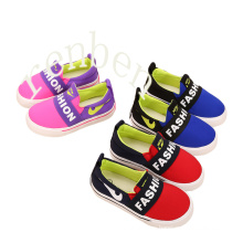 Nuevos zapatos de lona de los niños populares de la venta caliente